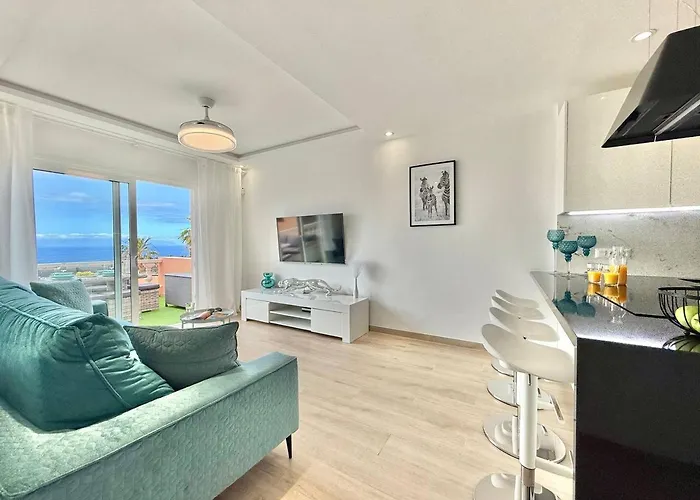 Paulmarie With Sunny Terrace Ocean View Apartman