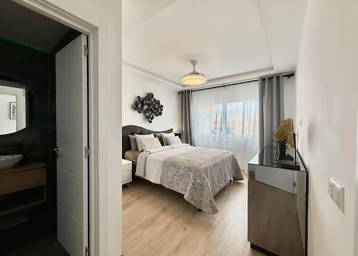 Paulmarie With Sunny Terrace Ocean View Appartamento